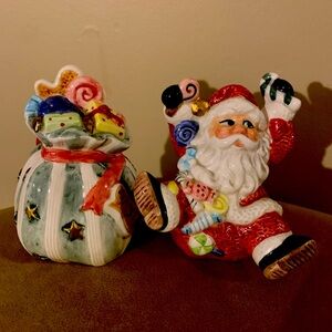 Fitz and Floyd Sugar Plum salt and pepper shaker set. No chips or cracks